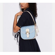 COACH Kleo Shoulder Bag 23 In Signature Chambray (IM/Light Denim/Chalk)